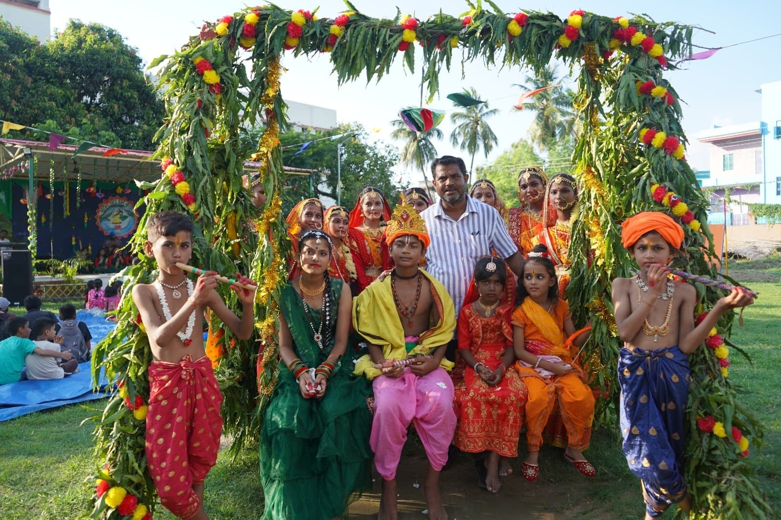 किलकारी में दी गयी सावन को यादगार विदाई, कजरी नृत्य पर झूमे बच्चे संग अभिभावक