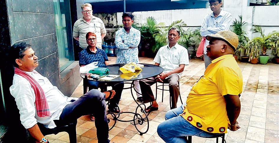 सिटी सेंटर के हॉकरों ने सांसद से सहयोग करने की लगायी गुहार