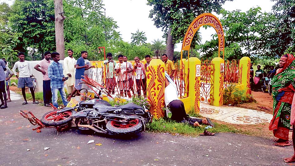 सड़क हादसे में बाइकर की मौत