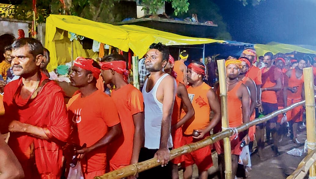 गुप्ताधाम में 50 हजार से अधिक श्रद्धालुओं ने किया जलाभिषेक