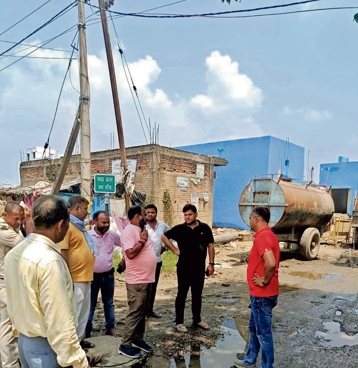 Saran News : छपरा : शहर की जलनिकासी व्यवस्था देखने निकले महापौर, अतिक्रमण देख ठोक लिया माथा