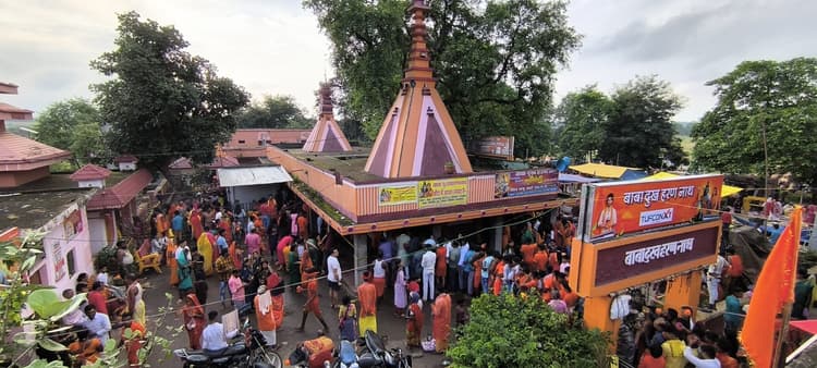 सावन की अंतिम सोमवारी पर शिवालयों में उमड़ा आस्था का सैलाब