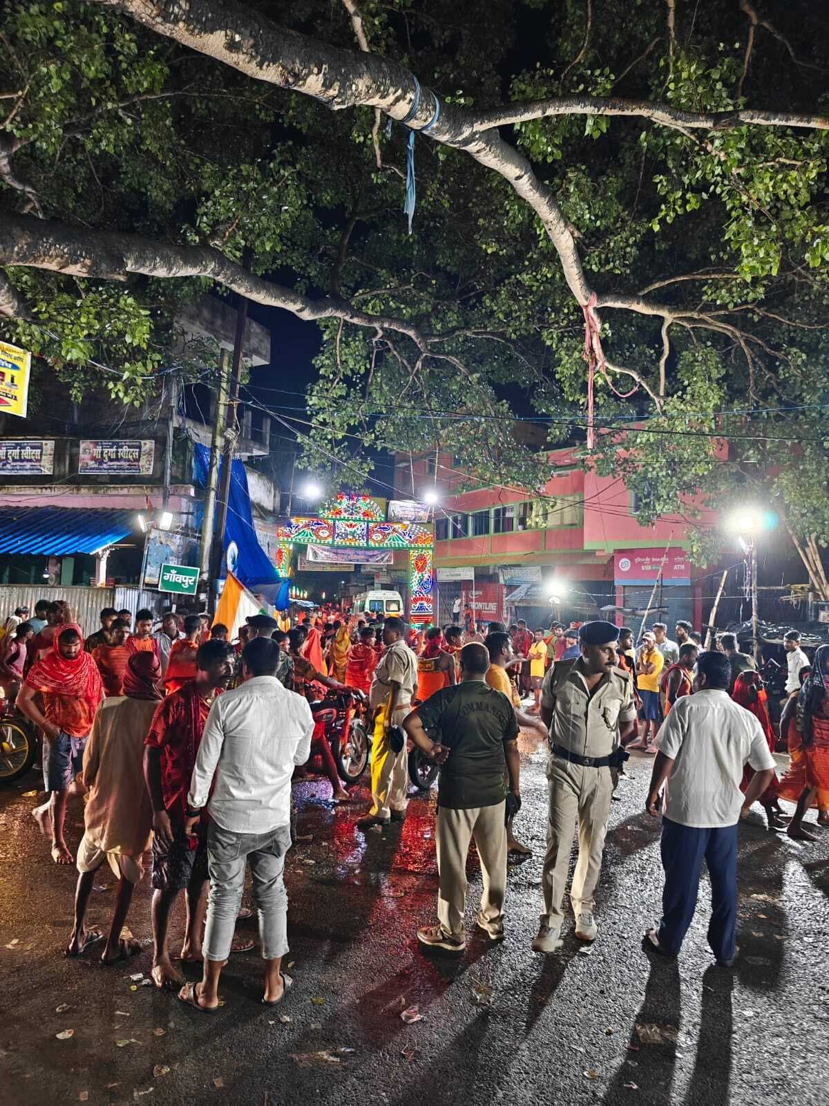 उजियारपुर में बोलबम के जयकारों से गूंजायमान रहा कांवरिया पथ