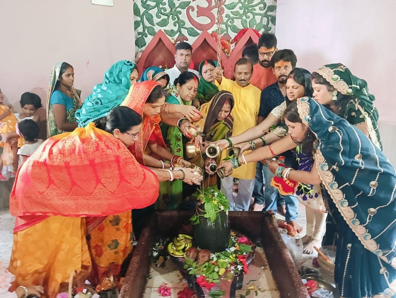 अंतिम सोमवारी पर शिवालयों में उमड़े श्रद्धालु, हर्षोल्लास से मना रक्षा बंधन