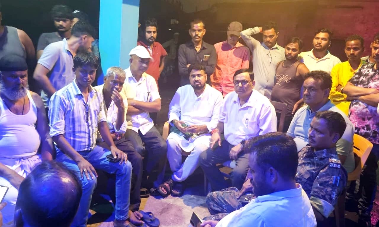 दो युवकों की मौत के बाद सात घंटे तक सड़क जाम