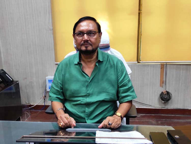 सकारात्मक ऊर्जा के साथ विश्वविद्यालय के कार्य निष्पादन पर ध्यान करें केंद्रित : कुलपति