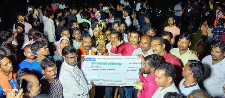 बकसपुरा को हराकर कुरकपनियां बना फुटबॉल टूर्नामेंट का विजेता