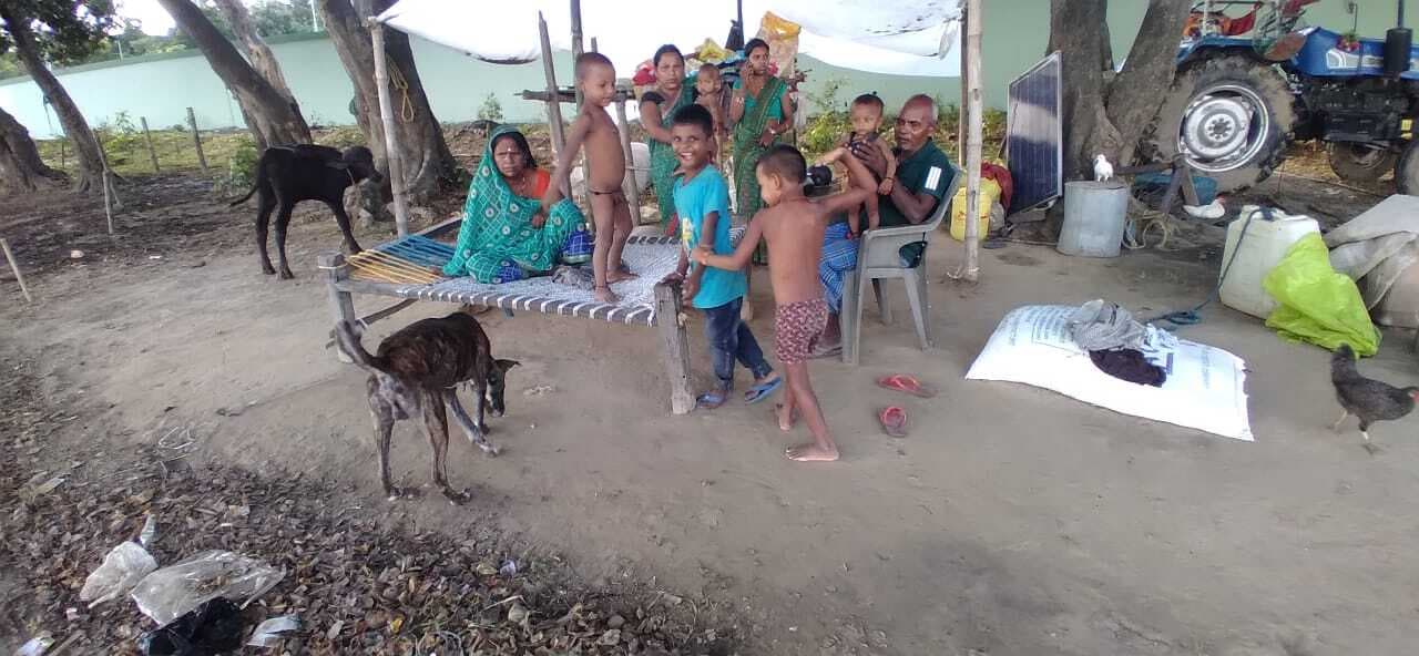 पेयजल के लिए दर-दर भटक रहे बाढ़ पीड़ित, हजारों विस्थापित व मवेशियों के सूख रहे कंठ