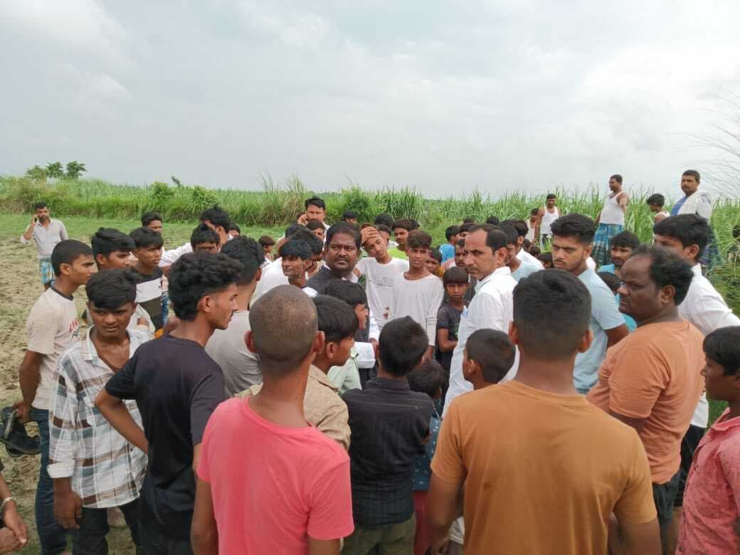 गन्ने के खेत से शव बरामद, जांच में जुटी पुलिस