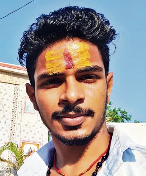 बहन से राखी बंधवाने जा रहे दो भाइयों की सड़क दुर्घटना में मौत