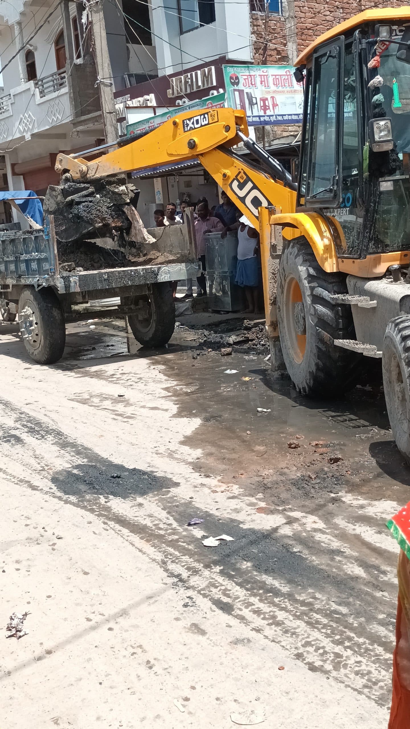 मुख्यालय बाजार में नाला निर्माण कार्य शुरू, लोगों में हर्ष