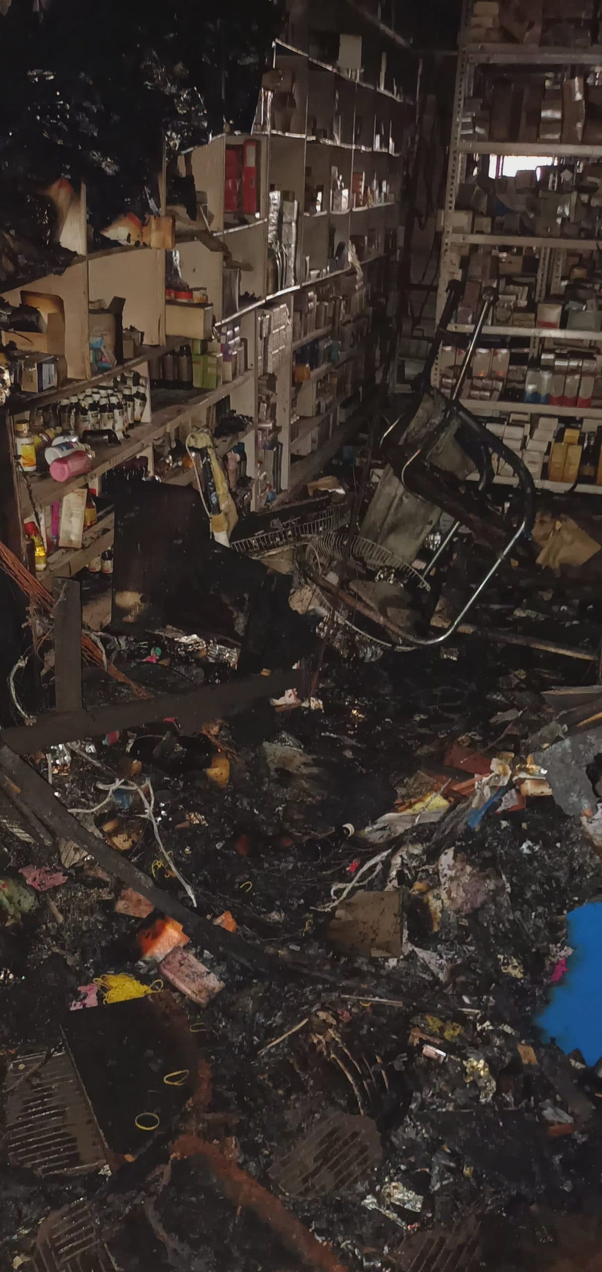 जेडी फार्मास्यूटकल में लगी आग, 80 लाख की दवाएं जलीं