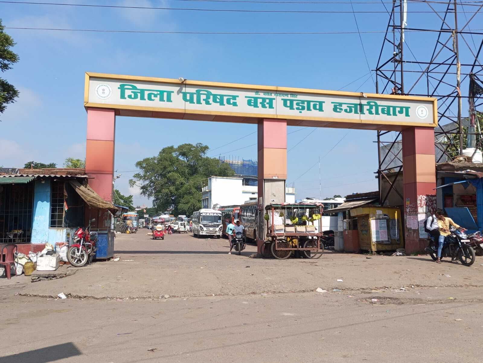 बाजार खुले रहे, लेकिन नहीं हुआ बसों का परिचालन