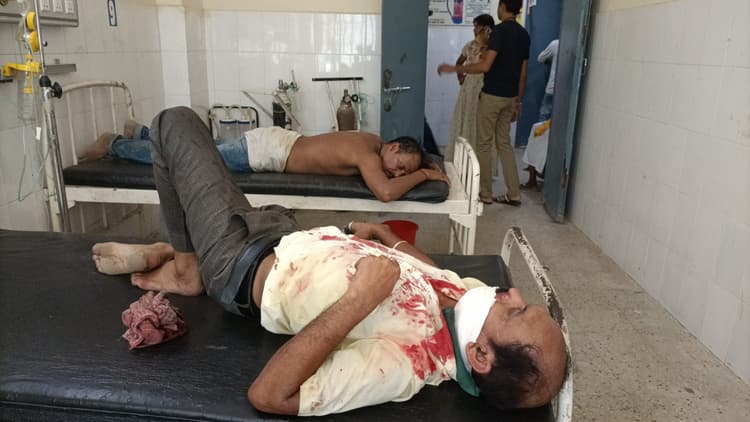 खेत में गाय के चरने पर दो पक्षों में मारपीट, सात घायल