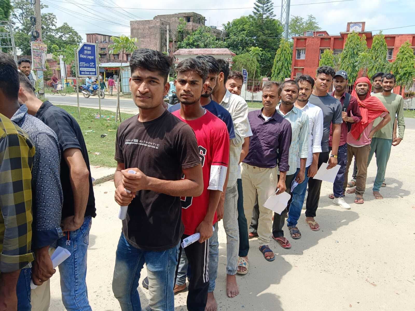 सिपाही भर्ती परीक्षा में कदाचार के आरोप में एक निष्कासित