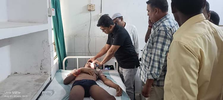 खिड़की में दौड़ रहा था करंट, चपेट में आने से युवक की हुई मौत