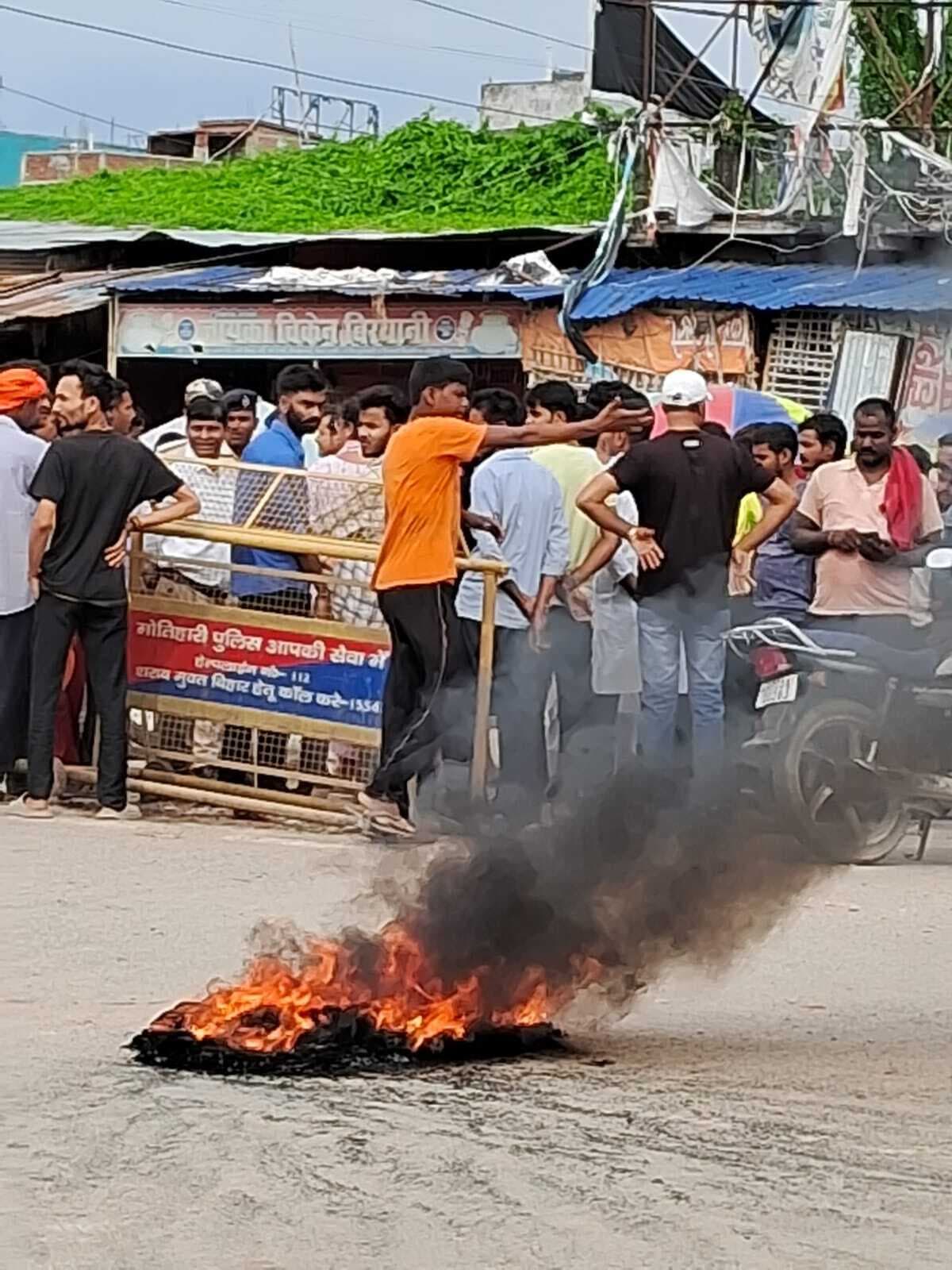 भारत बंद का रहा असर,बंद रहीं दुकानें व प्रतिष्ठानें