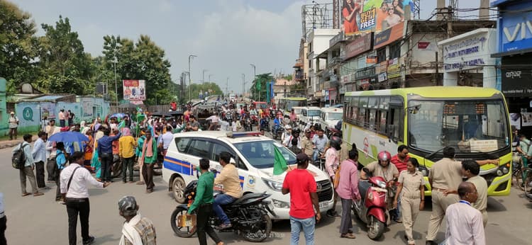 राउरकेला में भारत बंद का व्यापक असर, स्कूल-कॉलेज, बैंक, दुकानें, पेट्रोल पंप रहे बंद