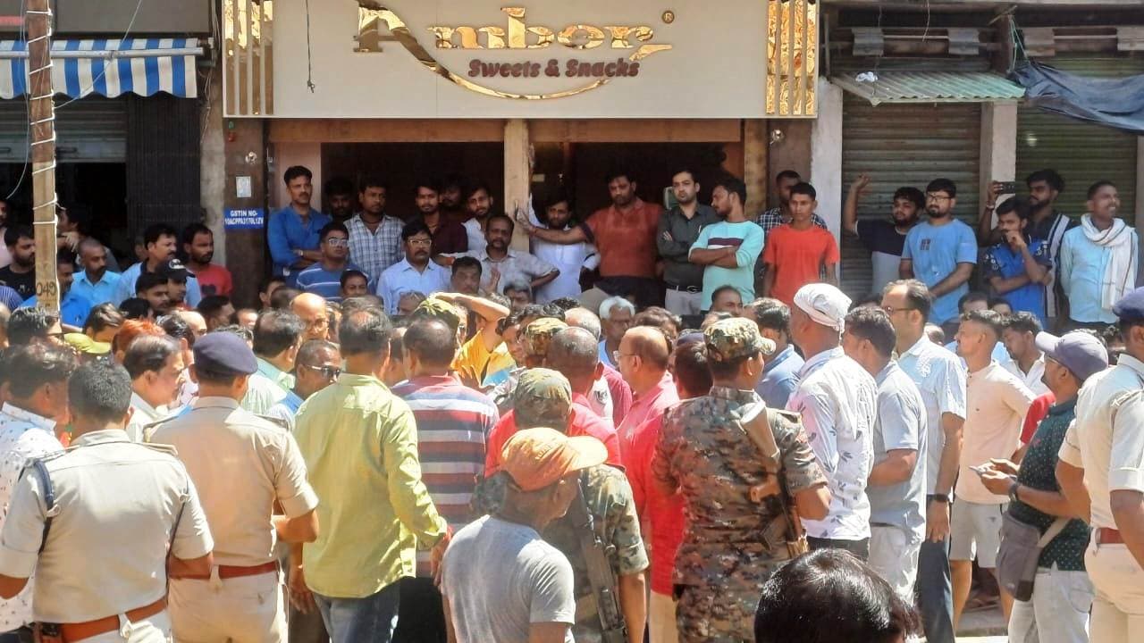 व्यवसायिक प्रतिष्ठान के सामने सब्जी का ठेला लगाने को लेकर मारपीट