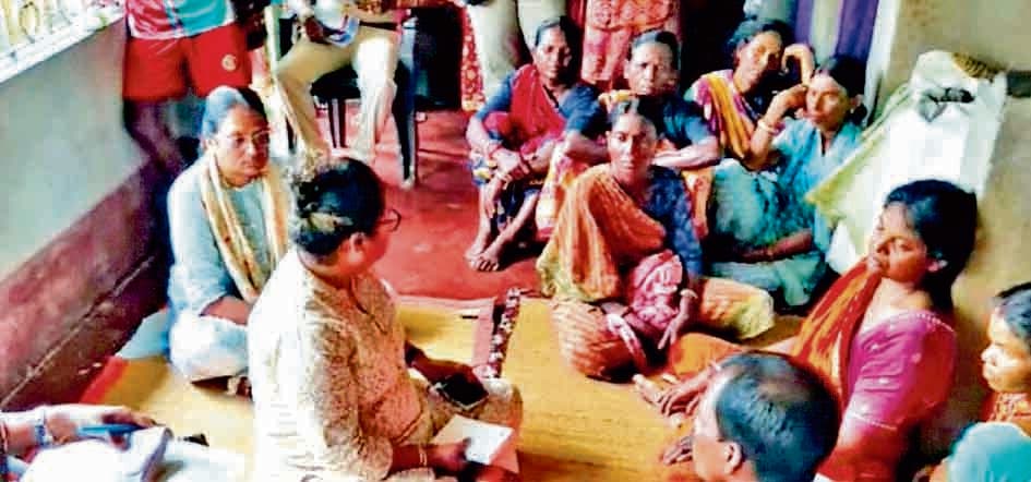 पीड़ित परिवार से मिले राज्य महिला कमीशन के प्रतिनिधि