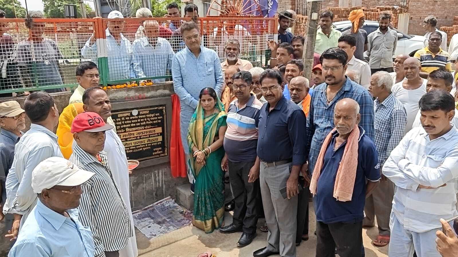 मंडईखुर्द में 1.57 करोड़ से बनेगी नाली, सांसद ने किया शिलान्यास