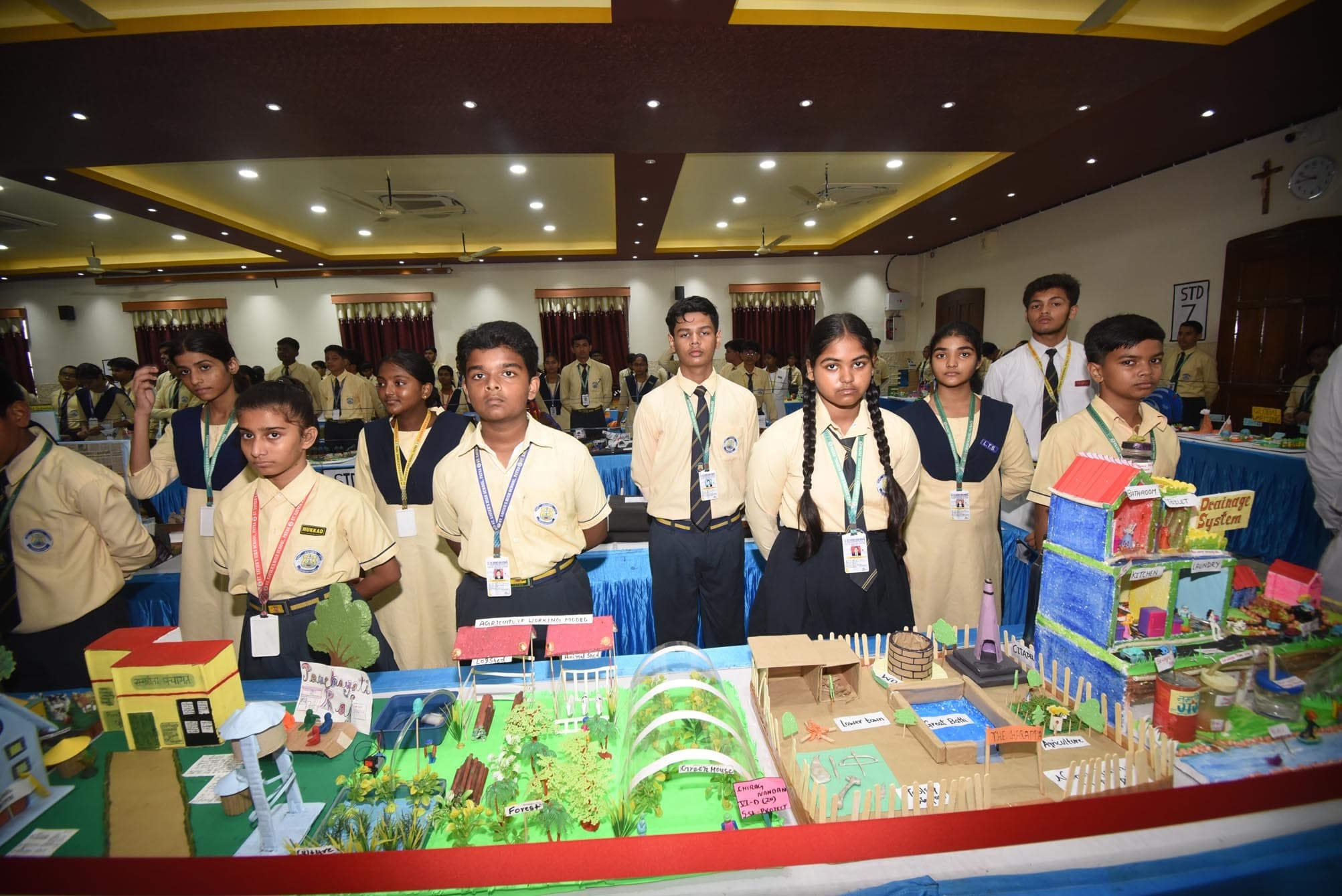 कैंपस : संत जेवियर्स हाइस्कूल : विज्ञान प्रदर्शनी में विद्यार्थियों ने मॉडल बनाकर दिखायी प्रतिभा