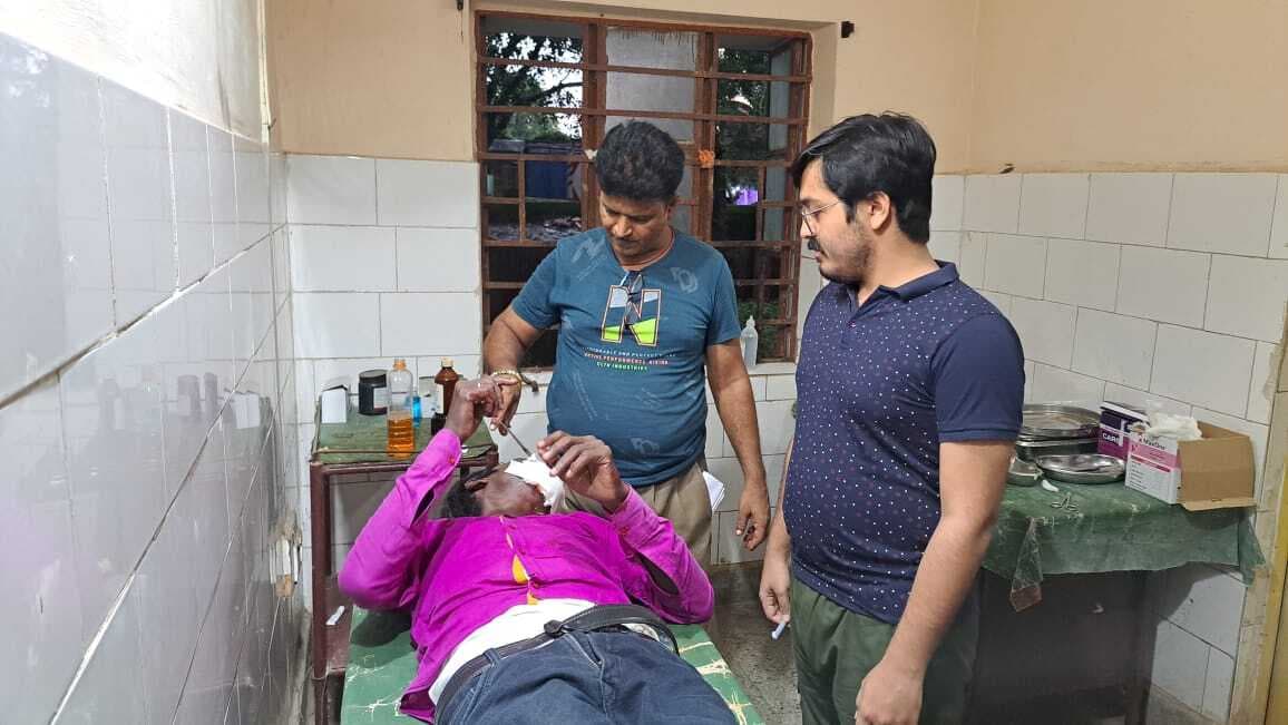 अनियंत्रित बाइक से गिरकर सवार जख्मी