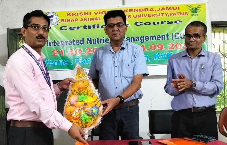 ग्रामीण युवक खेती के साथ खाद की दुकान भी चला सकेंगे- डीडीसी