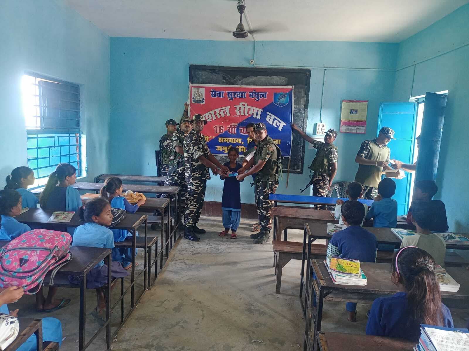 चित्रकला प्रतियोगिता में बच्चों ने दिखायी रचनात्मक प्रतिभा