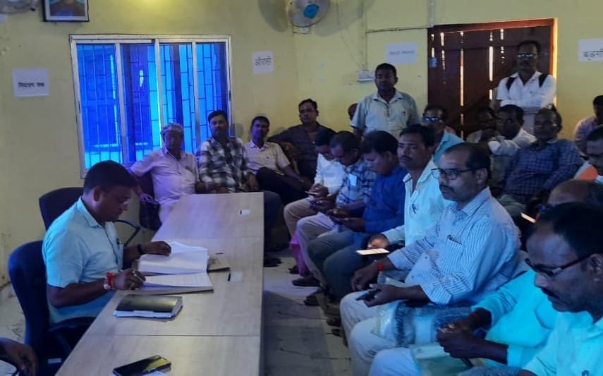 मतदाता सूची पुनरीक्षण के साथ करें बूथों के युक्तीकरण का कार्य: बीडीओ