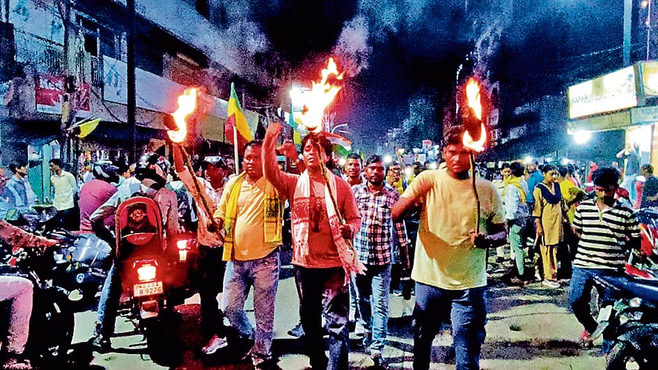 आदिवासी लड़की की हत्या और आरजी कर अस्पताल की घटना के खिलाफ जुलूस