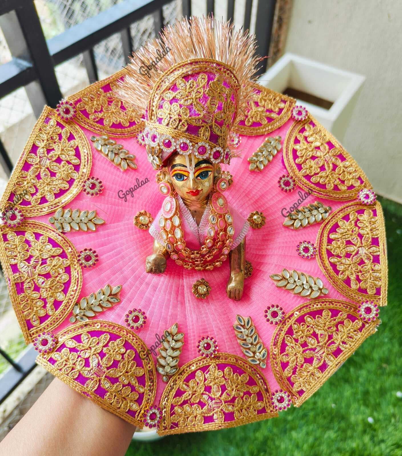 Krishna Janmashtami Ranchi : कान्हा के लिए बाजार में बिक रहे फ्रिज और पंखे, 56 भोग की थाली भी