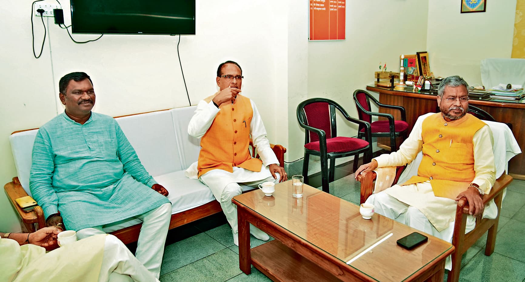 Jharkhand politics news : डर गये हैं हेमंत सोरेन, न राज्य संभल रहा है, न दल : शिवराज