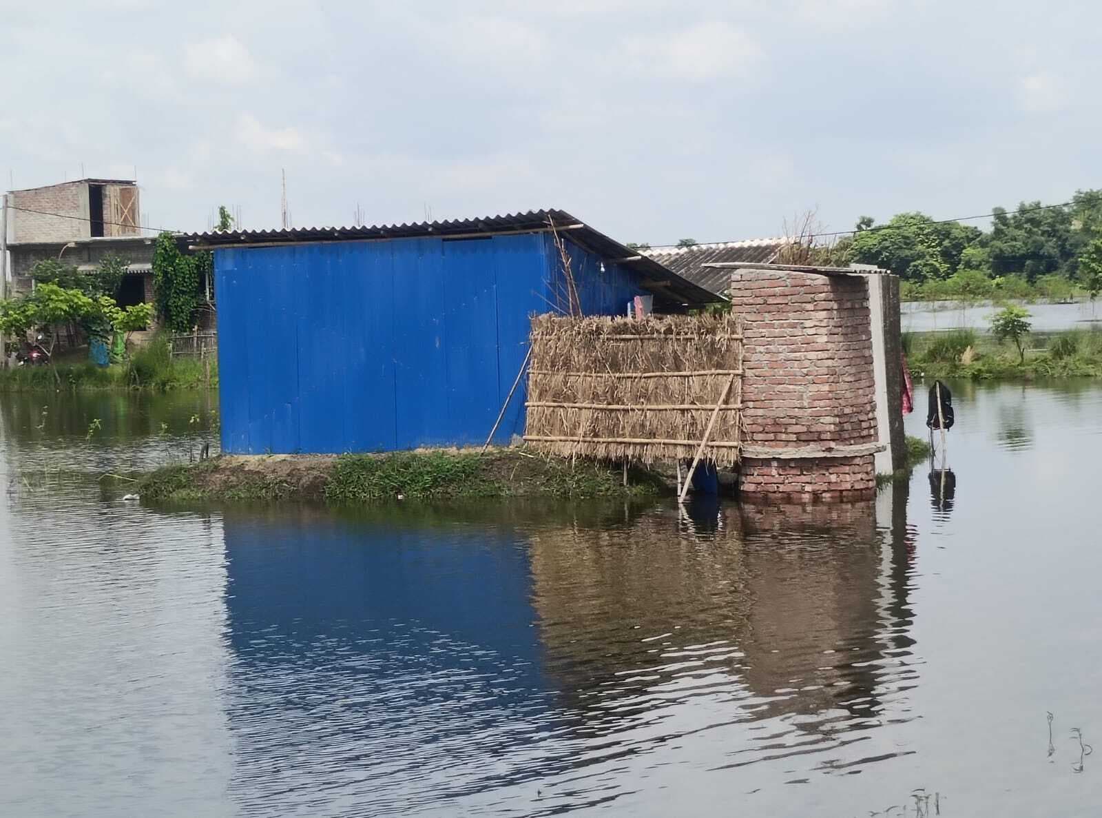 बाढ़ : गंगा का जलस्तर बढ़ा, निचले इलाकों में फैला पानी