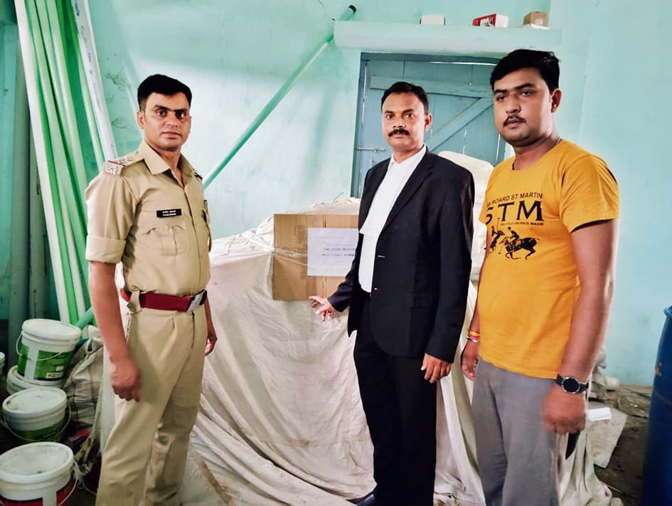 हथुआ में एशियन कंपनी के नाम पर बन रहा था नकली पेंट, छापेमारी के दौरान खुलासा