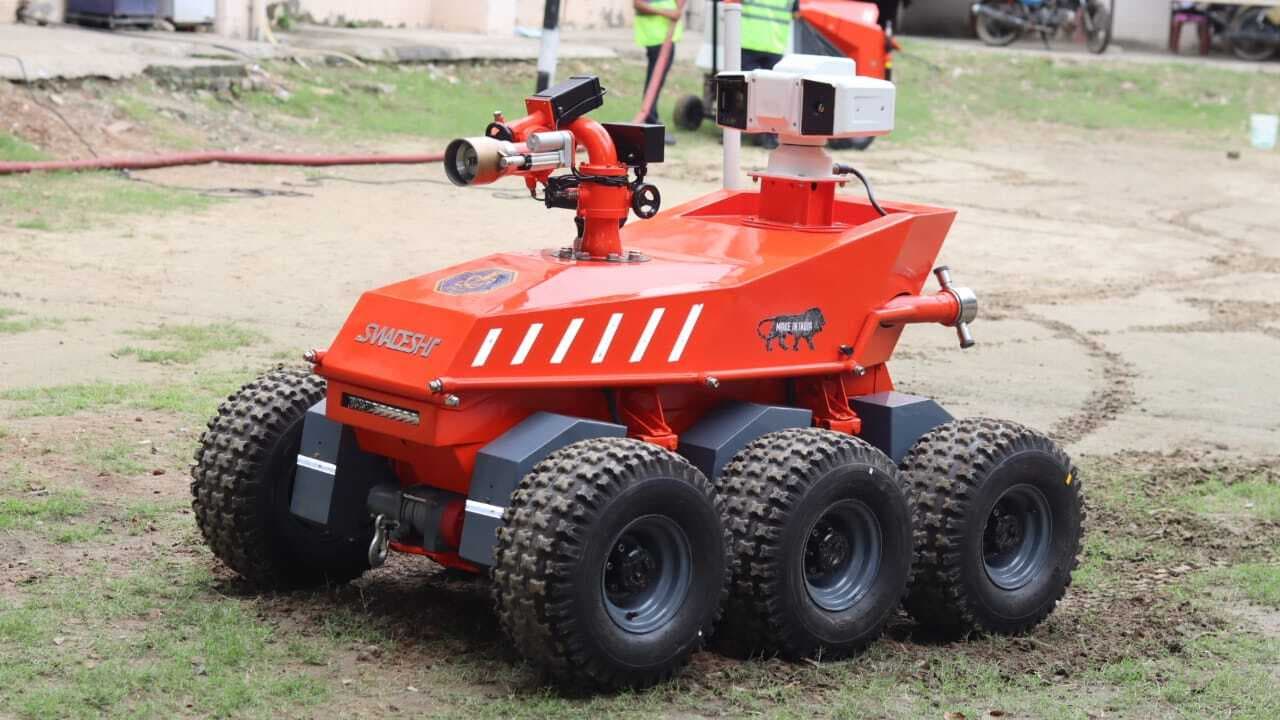 नेवी के उपकरण से लैस होगा अग्निशमन