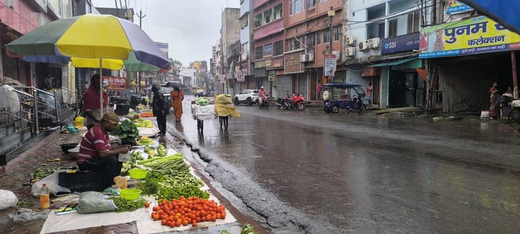 झमाझम बारिश से जनजीवन प्रभावित