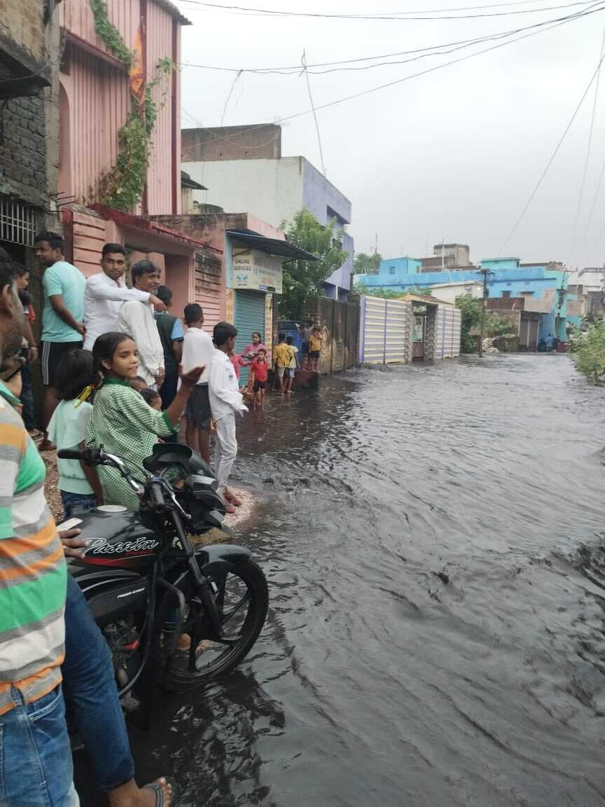 फुसरो के कई इलाकों में जलजमाव, लोग परेशान