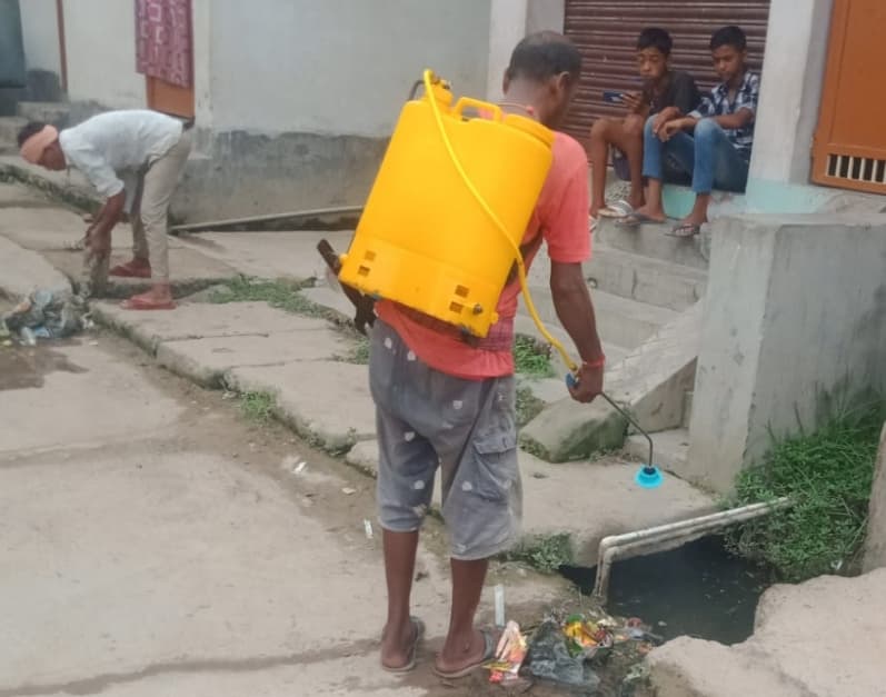 Darbhanga News : डेंगू से बचाव के लिए नगर निगम ने शुरू किया एंटी लार्वा स्प्रे