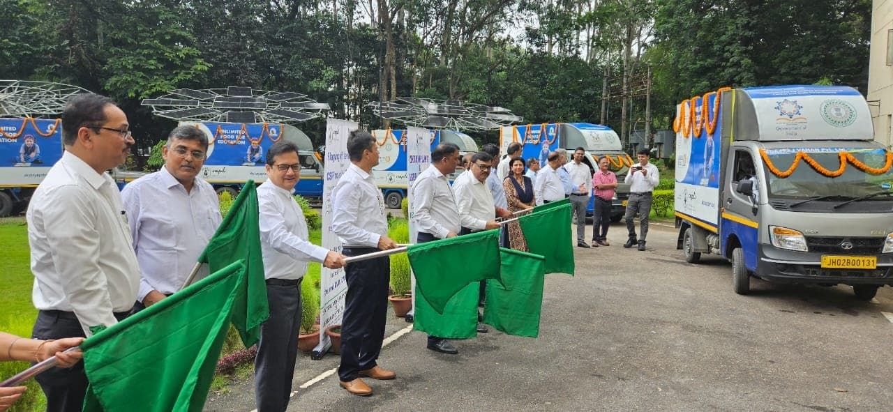 Ranchi News : अक्षय पात्र को सीएमपीडीआइ ने दिये छह वाहन