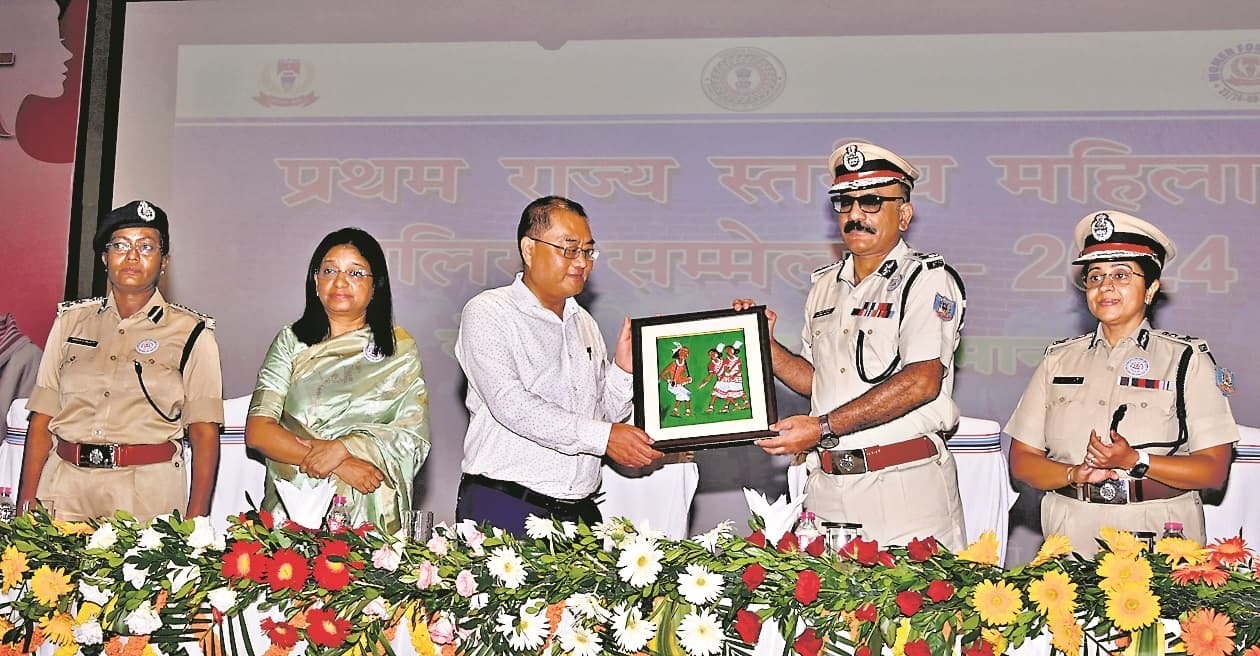 Ranchi News : कार्यस्थल में महिला सुरक्षा के लिए शक्ति ऐप व टोल फ्री नंबर 15100 पर लें सलाह