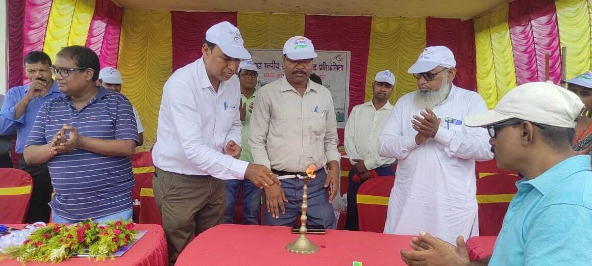 100 मीटर दौड़ में जगय मुर्मू व छात्राओं में बाहा सोरेन ने प्राप्त किया प्रथम स्थान