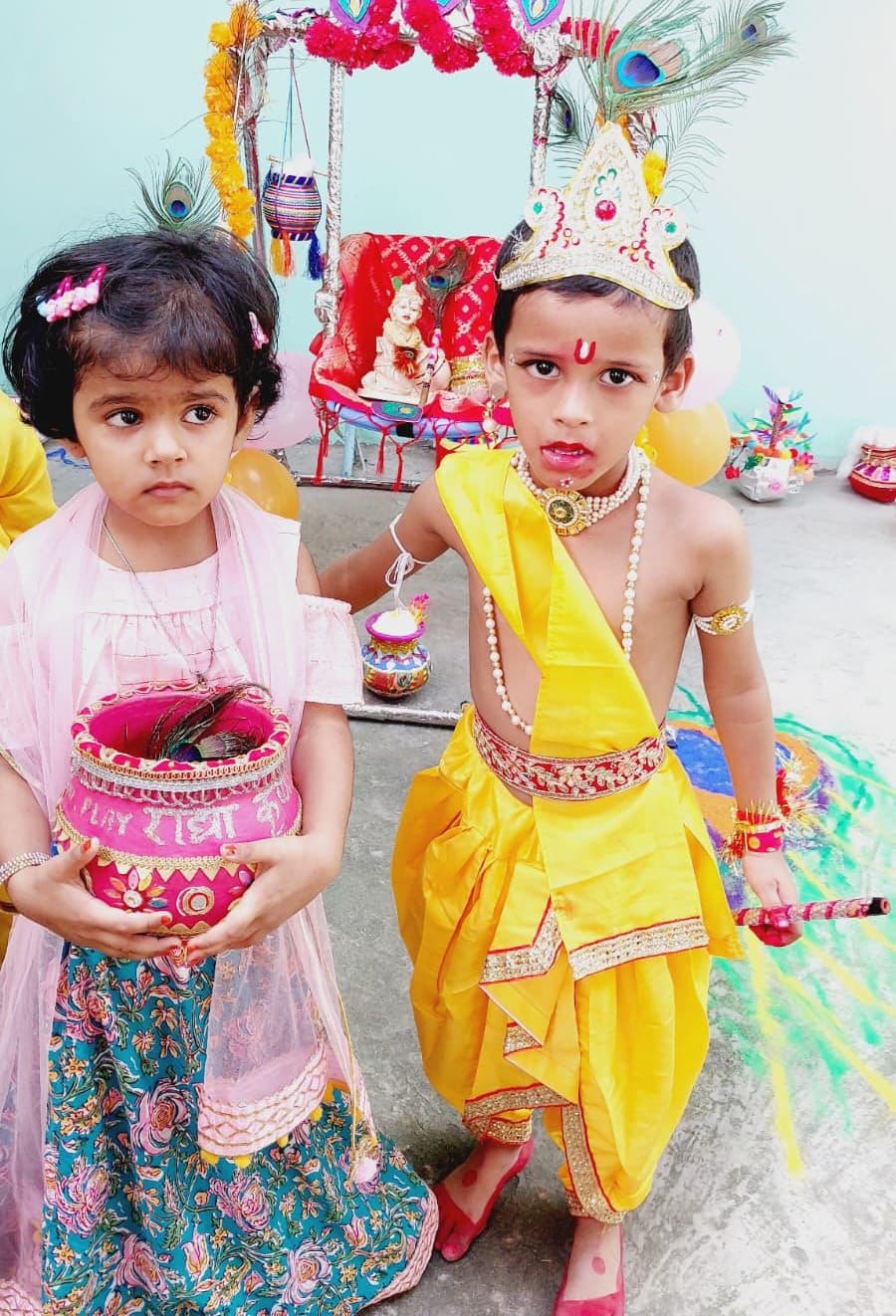 डिस्कवरी पब्लिक विद्यालय के बच्चों ने दी मनमोहक प्रस्तुति