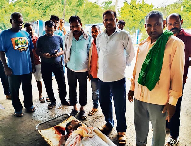 सड़क हादसों में संत अन्ना मिशन स्कूल के शिक्षक सहित दो की मौत