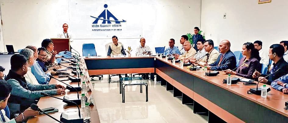 Ranchi news : एयरपोर्ट में पुरानी पार्किंग व्यवस्था लागू की जाये : संजय सेठ