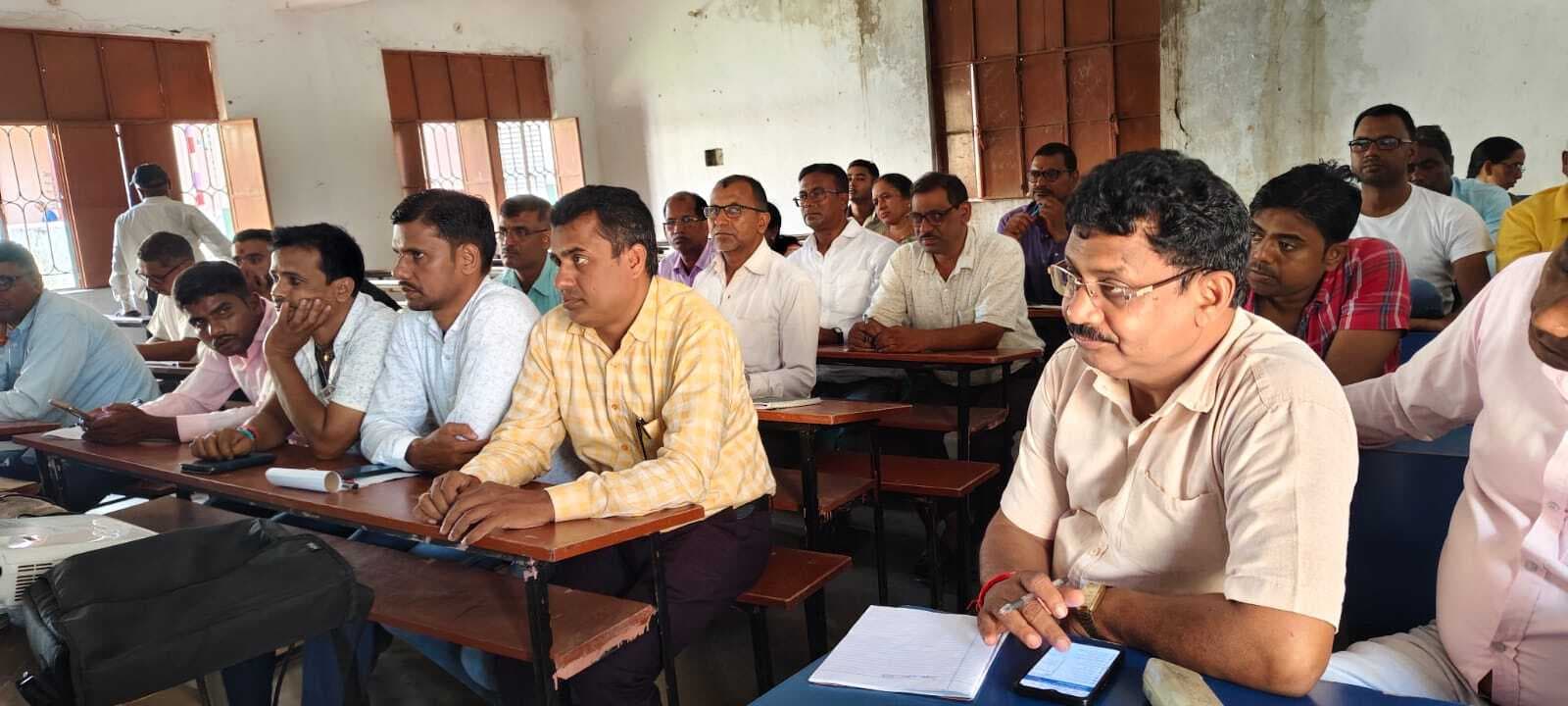 यू डायस प्लस तथा ई कल्याण पोर्टल से संबंधित बिंदुओं पर परिचर्चा