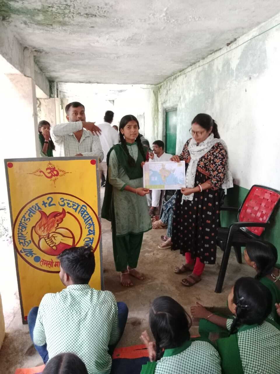 चित्रकला में सृष्टि, तो भाषण स्पर्धा में सिमरन ने मारी बाजी