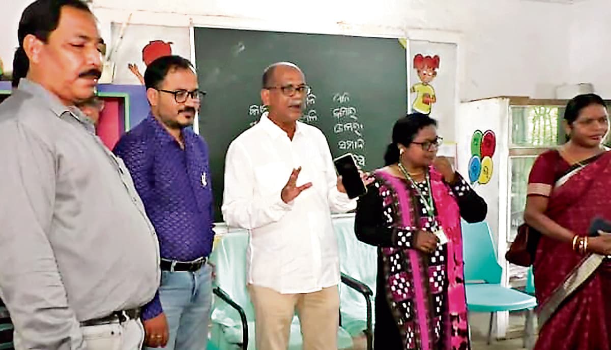 राज्य खाद्य आयोग की टीम ने मध्याह्न भोजन व्यवस्था का किया निरीक्षण, बच्चों को पौष्टिक भोजन उपलब्ध कराने को कहा