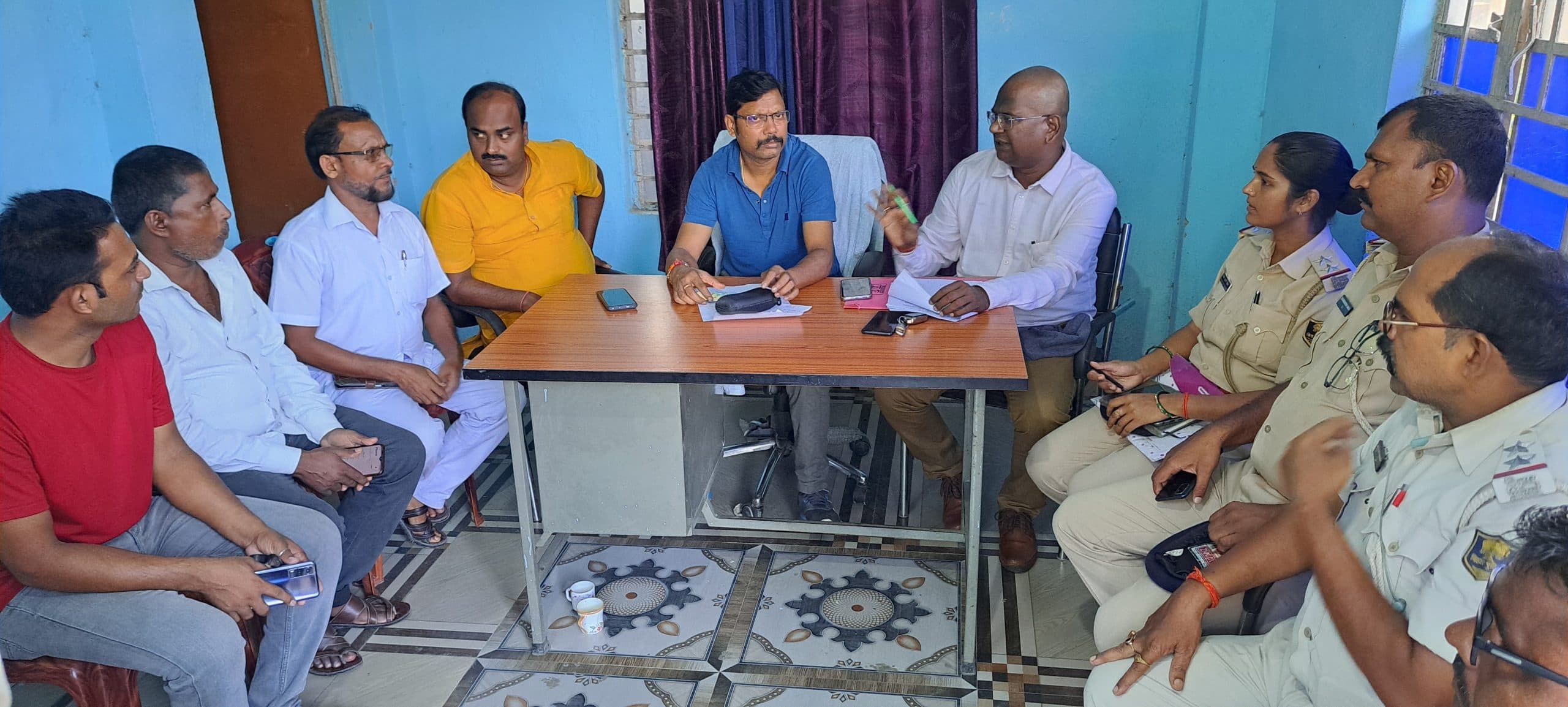 चेहल्लुम व श्रीकृष्ण जन्माष्टमी पर्व को ले थाना परिसर में हुई बैठक, दिये गये निर्देश