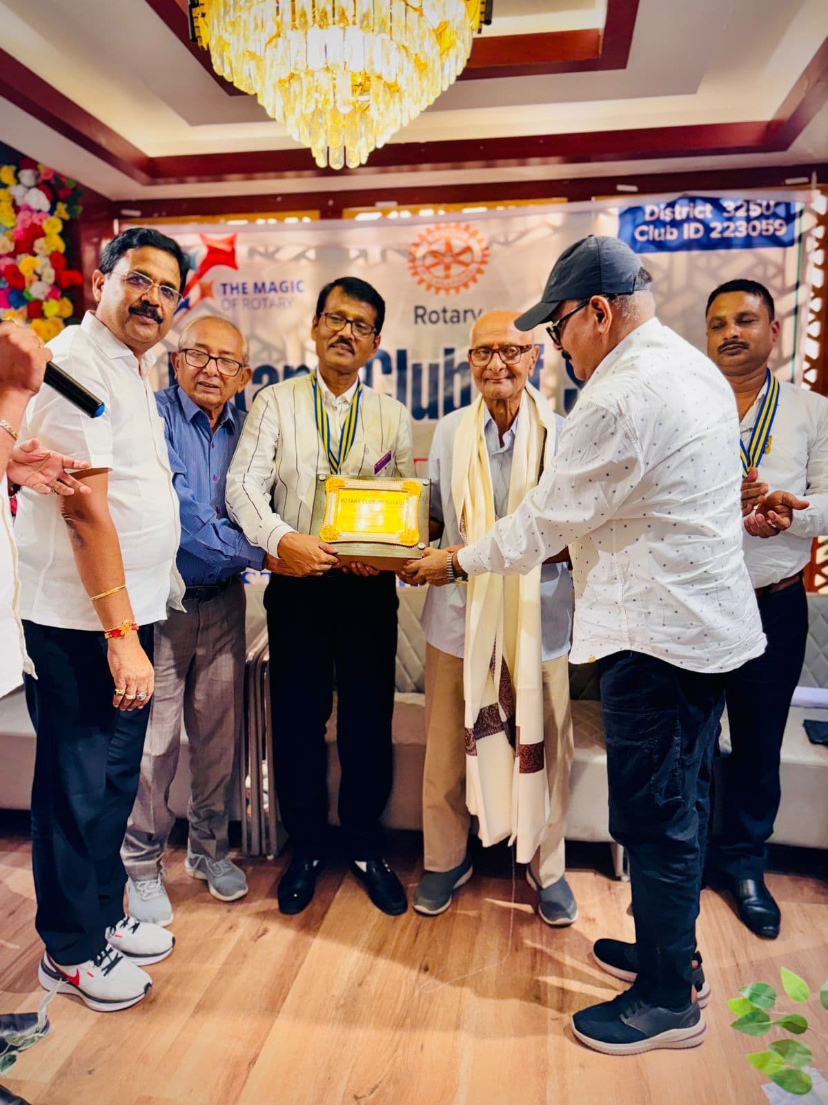 रोटरी क्लब के अध्यक्ष बने डॉ राजाराम व मुकेश को सचिव की कमान